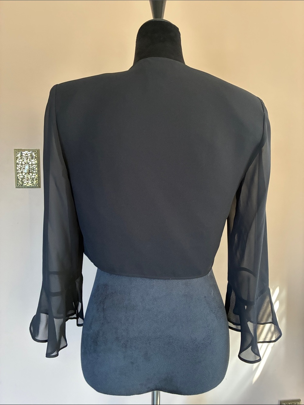 Bolero - Picture 2 of 4